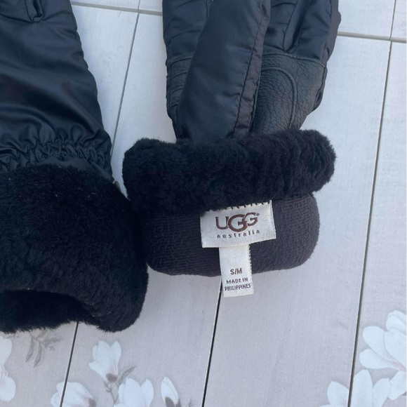 Ugg gloves - Picture 3 of 4
